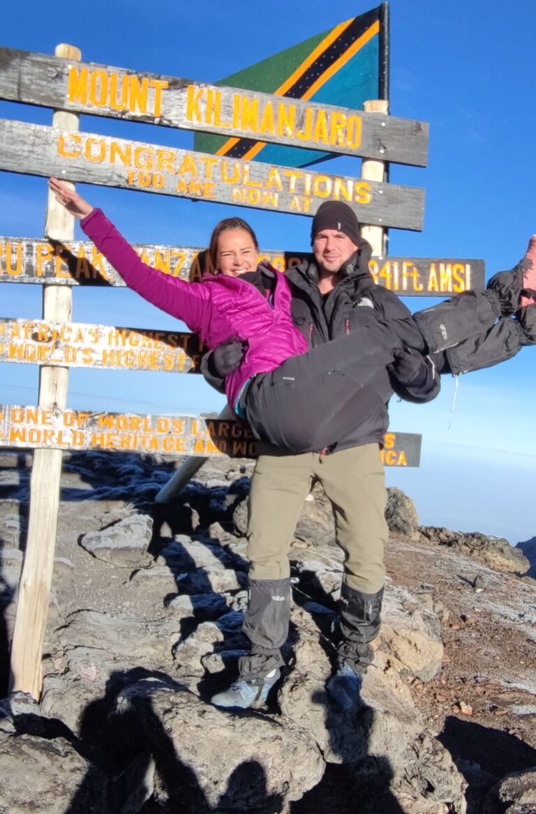 op de Uhuru top van de Kilimanjaro